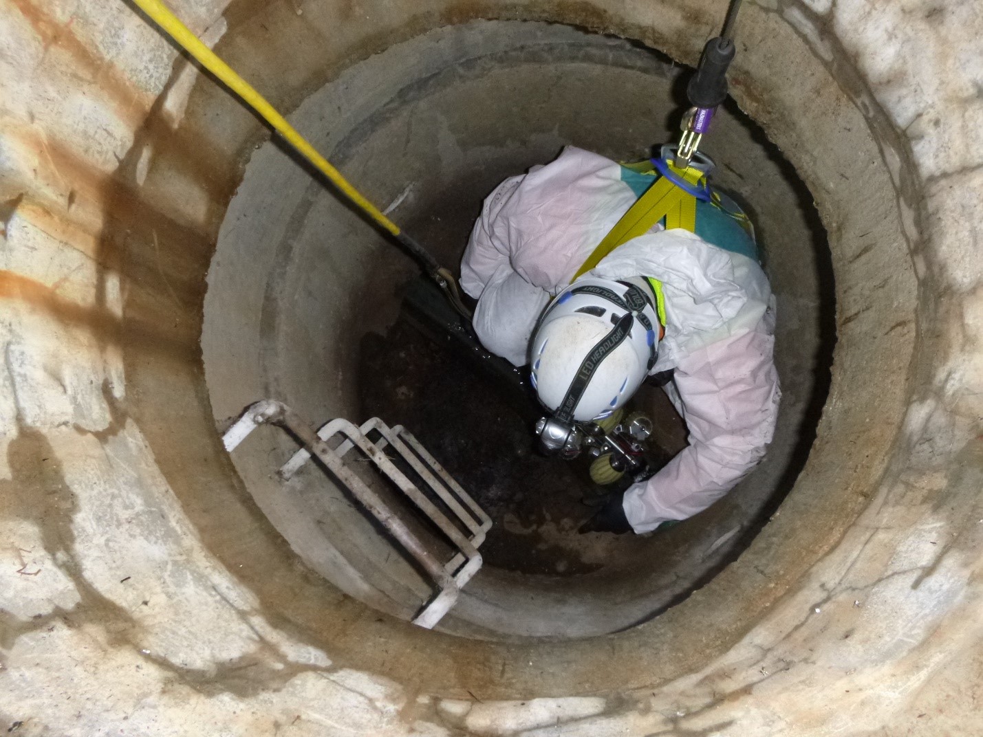 SewerVUE technician inserting the ACPS into a 10 inch asbestos cement pipe